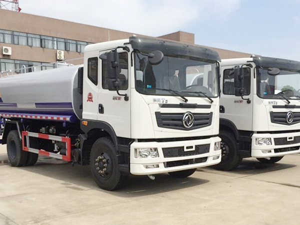 東風(fēng)153綠化灑水車