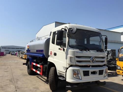東風(fēng)御虎灑水車(chē)