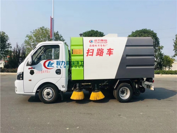 國(guó)六東風(fēng)途逸3方（0.5水2塵）掃路車