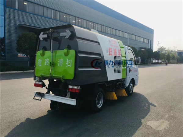 國(guó)六東風(fēng)途逸3方（0.5水2塵）掃路車