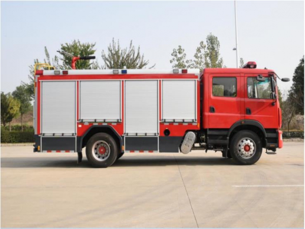 國(guó)六東風(fēng)D9水罐消防車(chē)6噸