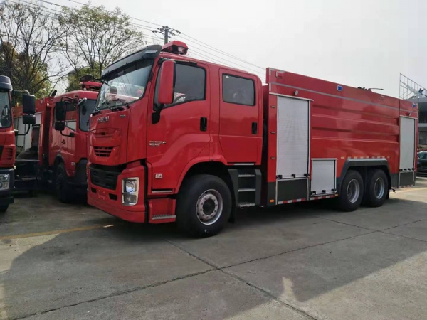 國六五十鈴后雙橋泡沫消防車16噸