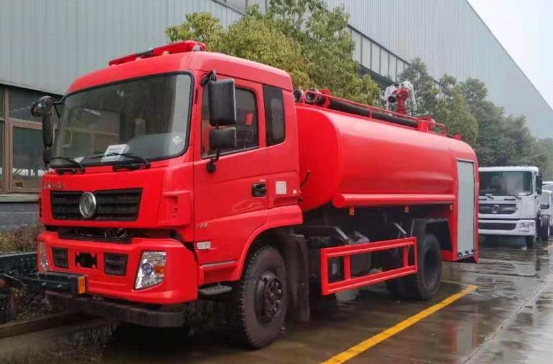 東風(fēng)天錦消防灑水車10噸