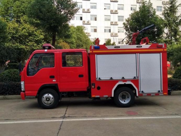 慶鈴小型泡沫消防車1.5噸